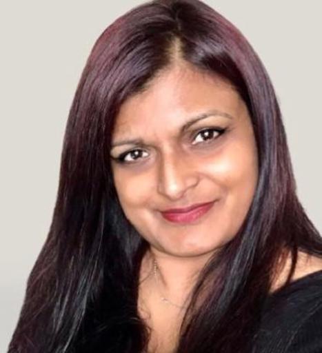 With over 30 years of experience in spiritual and holistic practices, Morgana is a gifted intuitive reader, Reiki Master, and holistic therapist.