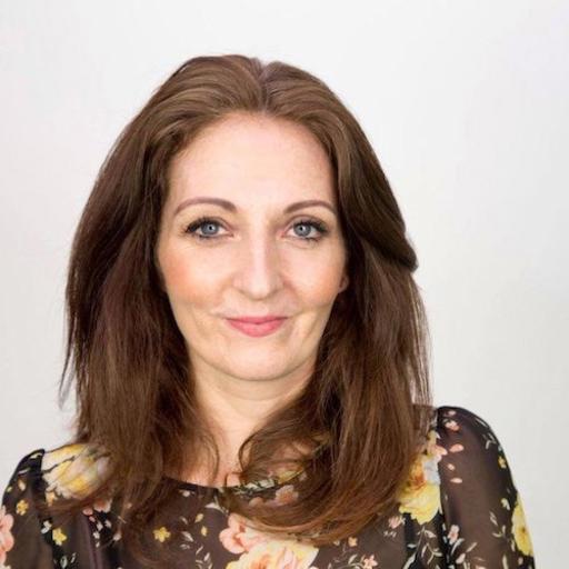With over 20 years experience, Joanna a full time psychic clairvoyant, tarot reader, astrologer and numerologist